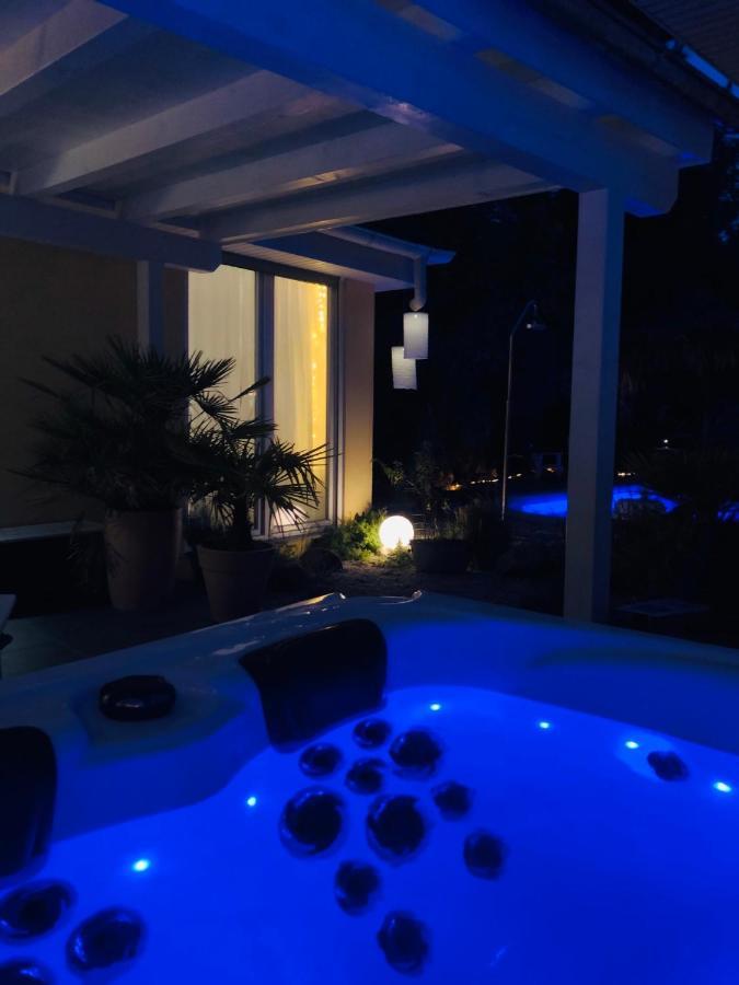 Apartment Tinyhouse Mit Pool, Outdoor Whirlpool Und Garten Petershagen-Eggersdorf Екстериор снимка