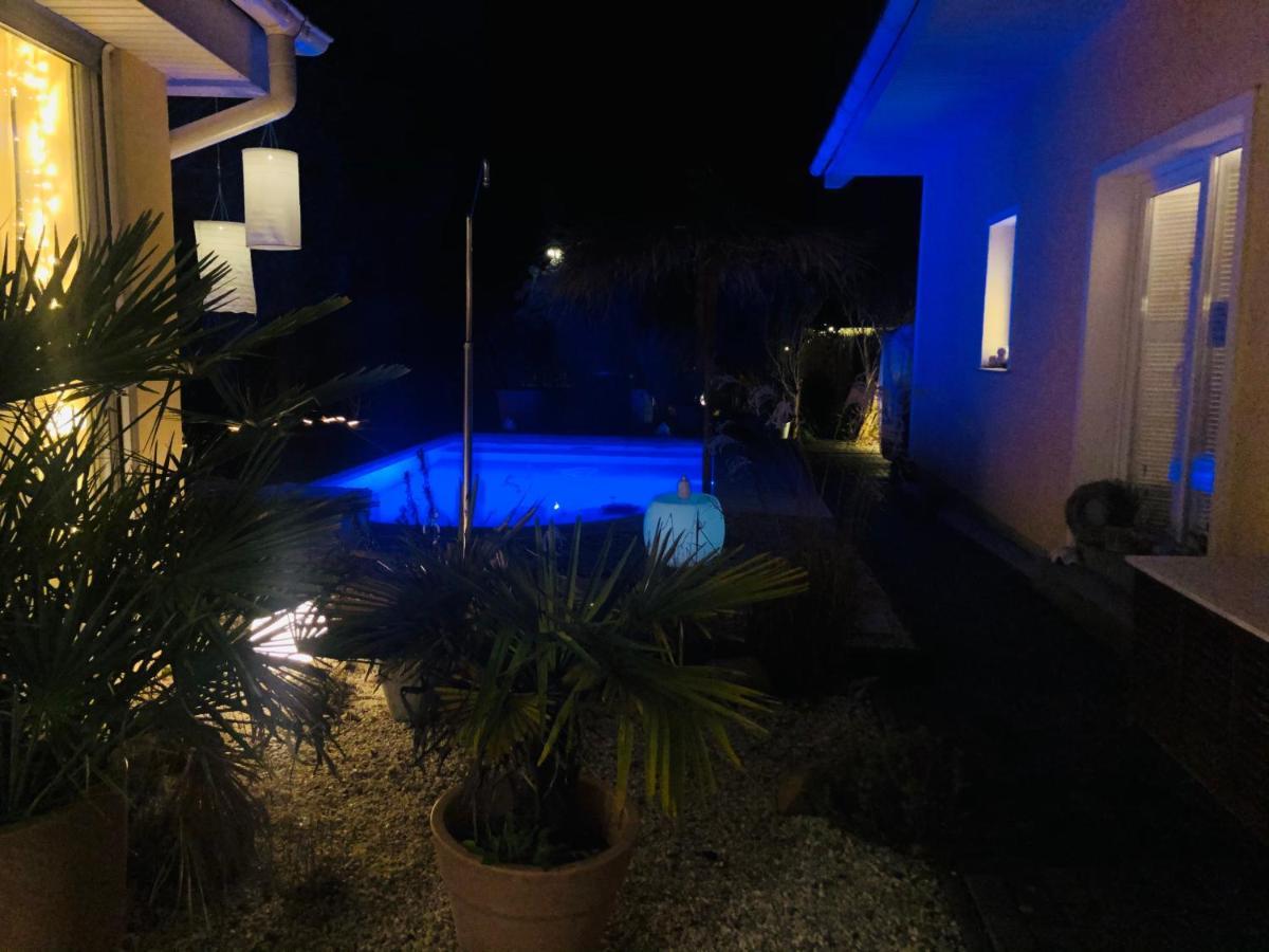 Apartment Tinyhouse Mit Pool, Outdoor Whirlpool Und Garten Petershagen-Eggersdorf Екстериор снимка