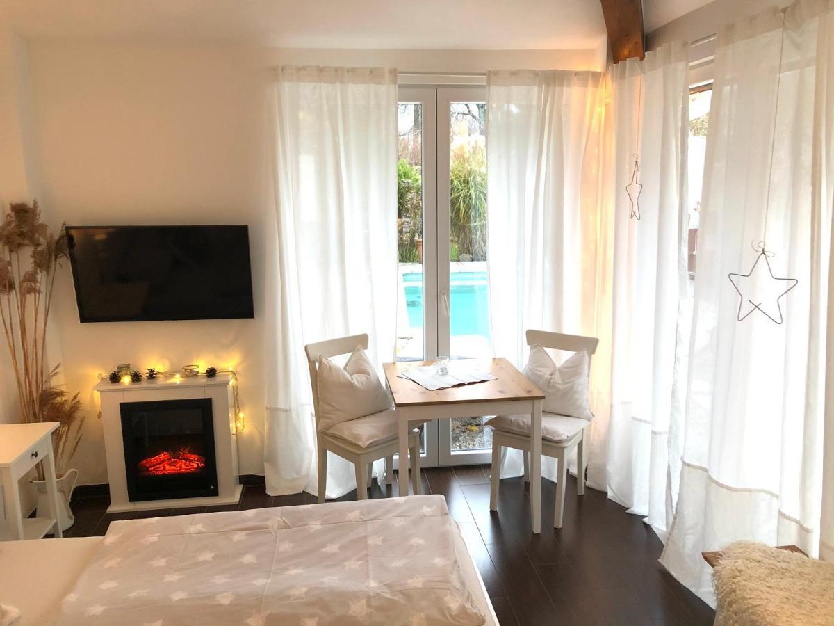 Apartment Tinyhouse Mit Pool, Outdoor Whirlpool Und Garten Petershagen-Eggersdorf Екстериор снимка