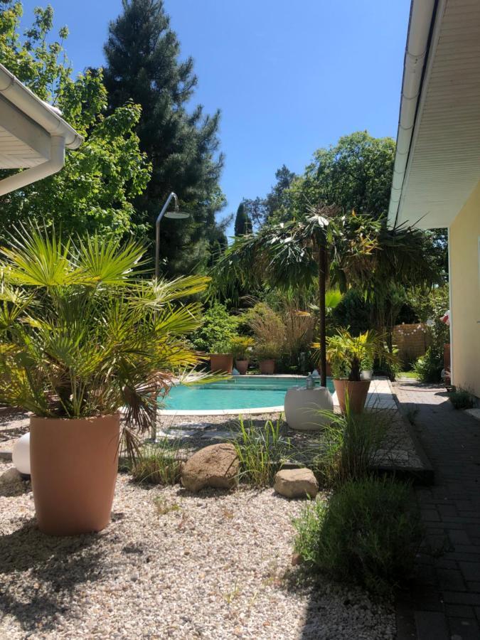 Apartment Tinyhouse Mit Pool, Outdoor Whirlpool Und Garten Petershagen-Eggersdorf Екстериор снимка