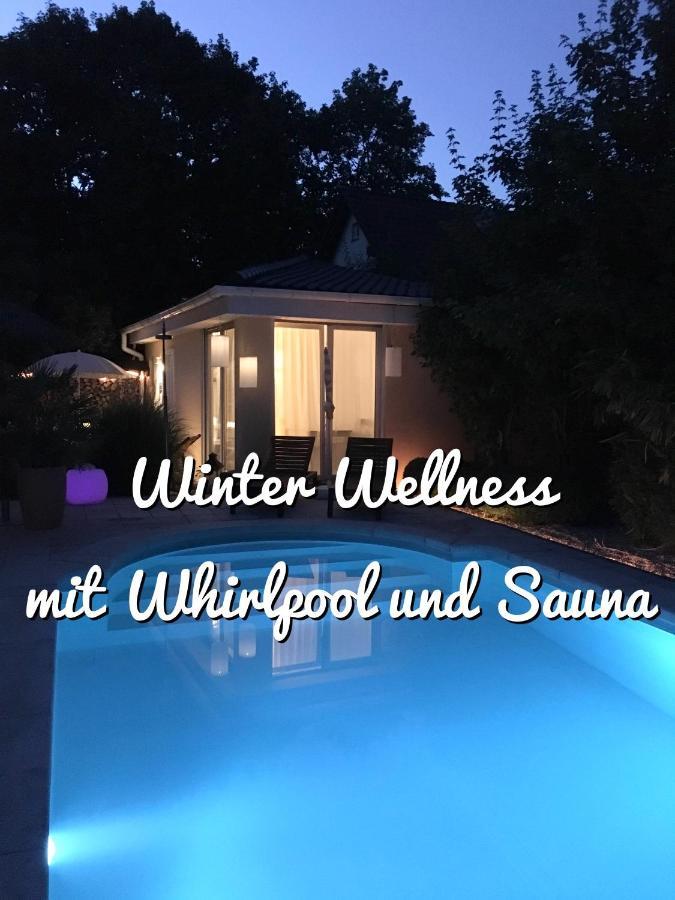 Apartment Tinyhouse Mit Pool, Outdoor Whirlpool Und Garten Petershagen-Eggersdorf Екстериор снимка